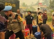 Polres Kubu Raya salurkan enam ton air ke Dusun Teluk Lais