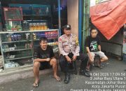 Sambang Warga RW 10, Bhabinkamtibmas Johar Baru Perkuat Koordinasi Kamtibmas