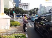 Jaga Kelancaran Arus Lalu Lintas Sore Hari, Polsek Metro Gambir Siagakan Personel di Jalan Medan Merdeka Barat