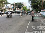 Antisipasi Kemacetan dan Gangguan Kamtibmas, Polsek Metro Gambir Gelar Strong Point Sore di TL Batu A6