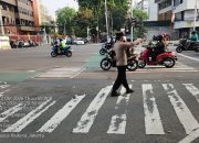 Jaga Kelancaran Sore Hari, Personel Polsek Metro Gambir Lakukan Pengaturan Lalu Lintas di TL Kesehatan
