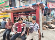 Pagi di Kota Paris, Unit Samapta Polsek Johar Baru Gelar Patroli Jalan Kaki Sampaikan Imbauan Kamtibmas