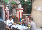 Antisipasi Gangguan Kamtibmas, Bhabinkamtibmas Petojo Utara Sambangi Warga Petojo Utara