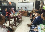 Polisi Bersama Masyarakat, Bhabinkamtibmas Johar Baru Perkuat Sinergi dengan Pengurus RW dan LMK