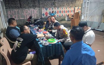 Perkuat Kedekatan dengan Warga, Kapolsek Johar Baru dan Lurah Tanah Tinggi Sambangi Tokoh Masyarakat
