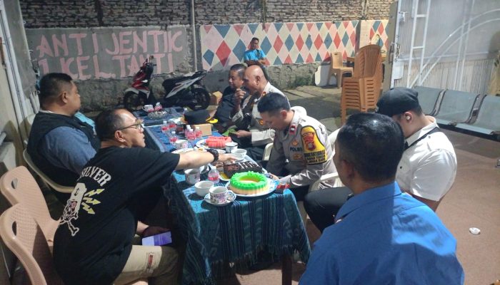 Perkuat Kedekatan dengan Warga, Kapolsek Johar Baru dan Lurah Tanah Tinggi Sambangi Tokoh Masyarakat