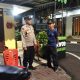 Jaga Keamanan hingga Larut Malam, Bhabinkamtibmas Johar Baru Ajak Warga Aktifkan Kewaspadaan