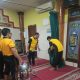 Green Policing Menyentuh Masyarakat, Polsek Kemayoran Gotong Royong Bersihkan Masjid Al Marhamah