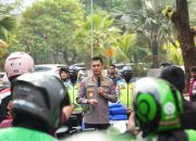 Sabtu Berkah Bersama Ojol, Kapolda Metro Jaya Ajak Pengemudi Utamakan Keselamatan