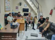 Bhabinkamtibmas Sambangi Poskamling RW 05 Kampung Rawa, Ajak Warga Tingkatkan Kewaspadaan