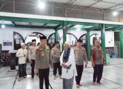 Wakapolres Metro Jakarta Pusat Dampingi Kapolda Metro Jaya Sholat Subuh Keliling di Masjid Jami Cikini Al Makmur