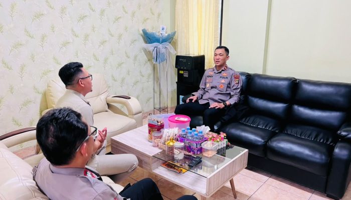 Jalin Silaturahmi dan Perkuat Sinergi, Kapolsek Metro Tanah Abang Kunjungi Kelurahan Karet Tengsin