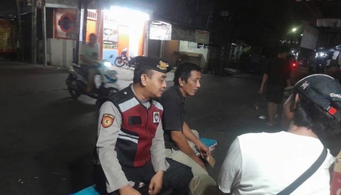 Panit 1 Samapta Polsek Johar Baru Gelar Patroli Dialogis, Ajak Warga Kampung Rawa Waspada Kejahatan 3C