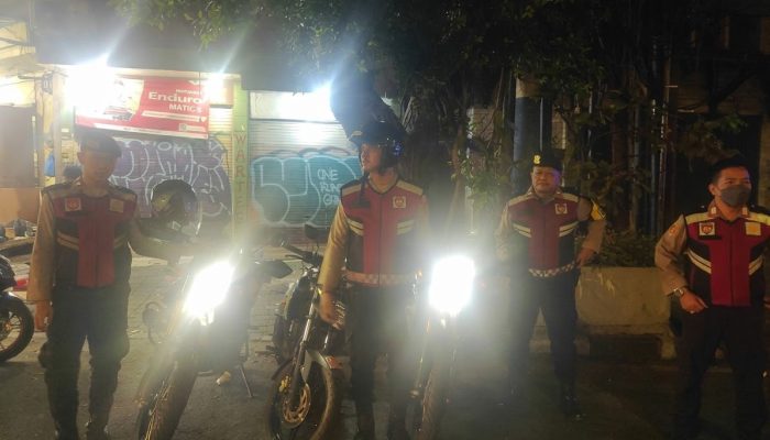 Antisipasi Kejahatan Jalanan Dini Hari, Polsek Johar Baru Intensifkan Patroli Strong Point dan Blue Light di TL Galur